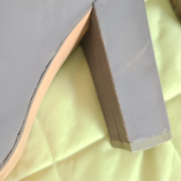 Saks Fifth Avenue Gray Mules Clogs Heels 8.5 - Picture 8 of 8